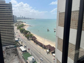 Alugo apartamento frente mar